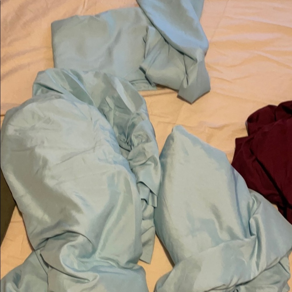 Never been used queen size sheet set